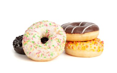 İzole edilmiş Çörekler, Çikolata Kahverengisi, Sarı ve Pembe Çörekler, Çok Renkli Donutlar, Beyaz Arkaplanda Çörekler