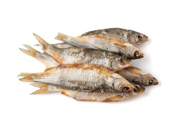 Kuru hamamböceği, izole edilmiş tuzlu balık, kurutulmuş yakut, kurutulmuş vobla, taranka birası aperatifi, tuzlanmış ve kurutulmuş balık, hazır hamamböceği deniz ürünleri, beyaz arka planda hamamböceği sazanı