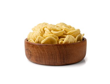 Bowl 'da çiğ Orecchiette Makarna, Ev Yapımı Kuru Makarna, İtalyan Recchietedde, Çiğ Erişte, Beyaz Arkaplan' da Orecchiette Makarna