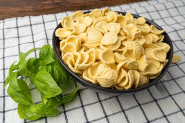 Çiğ Orecchiette Makarna, Ev Yapımı Kuru Makarna, İtalyan Recchietedde, Çiğ Erişte, Damalı Peçeteli Makarna