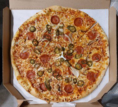 Sıcak İtalyan Pizzası, Yeşil Jalapeno Biber ve Soğanlı Jambon Pizzası, Chili Pepper ve Mozzarella Peyniri, Geleneksel İtalyan Düz Ekmeği