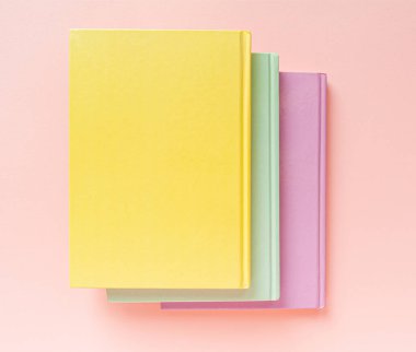 Metin, Moleskin Şablonu, Boş Düzenleyici, Yeni Günlük, Not Defteri Üst Görünümü ile Ofis Masasında Kopya Alanı