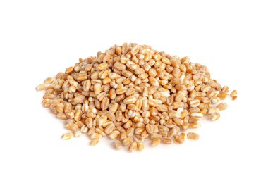 İzole edilmiş buğday taneleri, Arpa Yığını, Ekmek İçin Kuru Gevrek Tohumları, Spelta Sağlıklı Organik Gıda, Beyaz Arkaplanda Buğday Taneleri Yığını