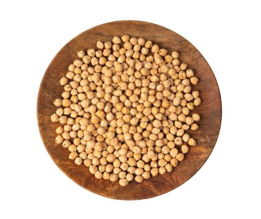 Ahşap tabakta nohut, civciv bezelye yığını, kuru Cicer arietinum meyveleri, çiğ Bengal gram baklası, garbanzo çekirdekleri, beyaz arka planda yenebilir Mısır bezelyesi tohumu.