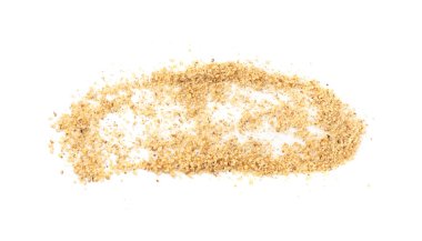 Izgara ceviz, kavrulmuş ceviz tozu, bir yığın doğranmış fındık kırıntısı, tüm çekirdek parçaları, kesirler, beyaz arka planda barut tozu.