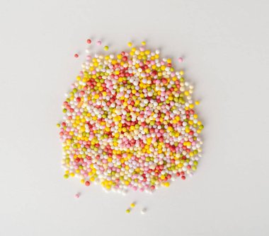 Candy Sprinkle Yığını, Donut Gökkuşağı Serpiştirilmiş, Tatlı Renk, Beyaz Arkaplanda Bir Çok Küçük Vermicelli