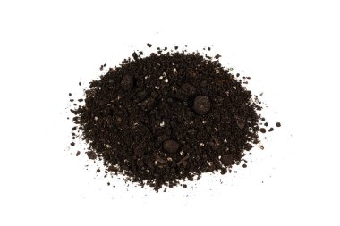 Sulu toprak izole edilmiş. Kurumuş kaktüs toprağı, zemin yığını, gübre toprağı, kurak toprak, doğal teraryum toprak tabakası, beyaz arka planda kirli toprak dokusu.