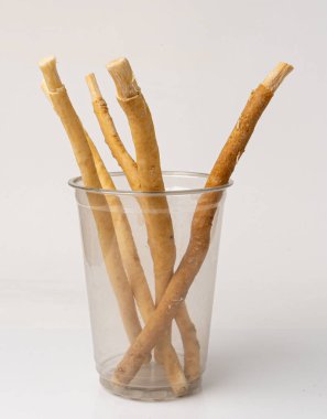 Miswak, Miswaak, Siwak, Sewak olarak da bilinir. Salvadora Persica Ağaç Dallarından yapılmış doğal tahta diş fırçası, İslami Miswak Çiğneme Çubukları