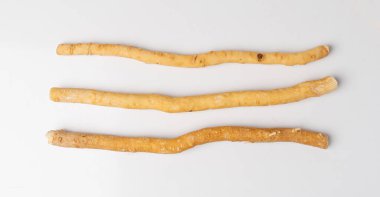 Miswak, Miswaak, Siwak, Sewak olarak da bilinir. Salvadora Persica Ağaç Dallarından yapılmış doğal tahta diş fırçası, İslami Miswak Çiğneme Çubukları