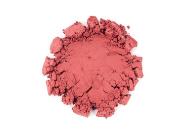 Acai tozu yığını izole, menekşe süper yiyecek tozu, pembe meyve unu özü tepeciği, kuru Euterpe oleracea palmiye üzümü tozu beyaz arka plan görüntüsüne yoğunlaşır.