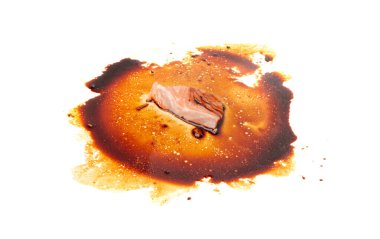Teriyaki damlaları beyaz tabakta, istiridye sosu sosu, balzamik sirke birikintisi beyaz tabakta.