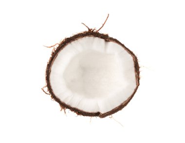 Hindistan cevizi parçaları, kırılmış hindistan cevizi, izole edilmiş taze tropikal palmiye ağaçları, açık hindistan cevizi kesikleri, doğal süt, beyaz arka planda yağ bileşeni.