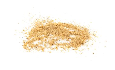 Izgara ceviz, kavrulmuş ceviz tozu, bir yığın doğranmış fındık kırıntısı, tüm çekirdek parçaları, kesirler, beyaz arka planda barut tozu.