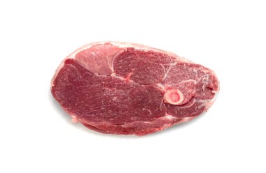 Çiğ koyun budu fileto, kuzu eti parçaları, fileto fileto fileto eti, taze koyun fileto, beyaz arka planda fileto.