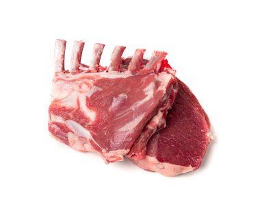 Çiğ kuzu pirzola, pirzola, fileto, sığır filetosu sığır filetosu, fileto fileto kesilmiş koyun fileto beyaz arka planda.