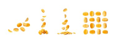 Patates cipsi izole olmuş. Çıtır çıtır patates çerezi, baharatlı fast food aperatifleri, beyaz arka planda kırmızı biber tozu.