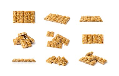 Ayçiçeği tohumu yalıtılmış, ballı enerji atıştırmalığı, güneş tohumu müsli tatlısı, protein karamel barı, fındık ezmeli kahvaltı, beyaz arka plan üst görünümü