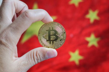 Bitcoin ve China Flag. Çin 'deki kripto para birimi ve engelleme teknolojisi yatırımcıları için kavram.