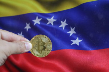 Venezuela bitcoin bayrağı, ulusal bayrak kripto para kavramı siyah arkaplan
