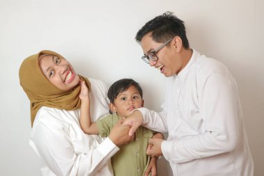 Asyalı Müslüman aileler bayramı birlikte kutluyor.