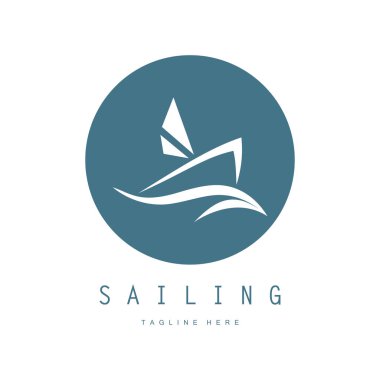 Sahilde deniz dalgası logosu ve hindistan cevizi ağacı.