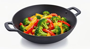 Renkli Brokoli Kızartması ile Çan Biberleri Dark Wok Beyaz Arkaplanda
