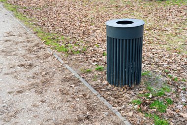 Modern Iron Garbage Bin, Black Trash Can on Street, Metal Waste Bin for Mix Trash and Non Recyclable Waste