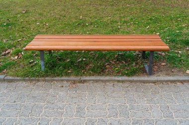 Old Wooden Bench in Street, Outdoor City Architecture, Wooden Benches, Outdoor Chair, Urban Public Furniture, Empty Plank Seat, Comfortable Bench in Recreation Area