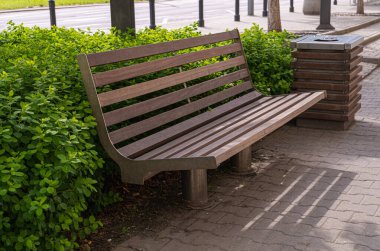 New Modern Bench in Park, Outdoor City Mimarlık, Wooden Benches, Outdoor Chair, Urban Public Mobilya, Empty Plank Seat, Comforable Bench in Recreation Area