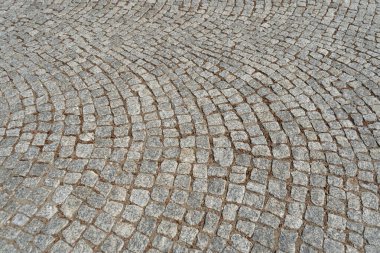 Eski Taş Asfalt Döşeme Arkaplanı, Antik Granit Kaldırım Yolu Şablonu, Eski Blok Kaldırım Mockup, Metin İçin Kopya Alanı olan Paved Yol Sancağı