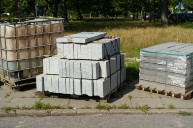 Paletler Avrupa Caddelerinde Paving Kalıpları, Yaya Yolu, Yol Tamiri, Modern Teknoloji ve Malzemeler