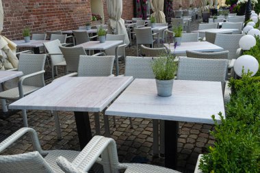 Sokak Restoranı Masası, Boş Kafe Masaları, Bistro Koltuğu, Bar Terası, Açık Restoranlar, Kafeterya, Trattoria, Şehir Kahve Dükkanları Mobilyası, Yaz Caddesi Masası