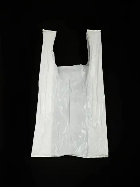 Άσπρες Πλαστικές Τσάντες Μαύρο Φόντο Τσαλακωμένη Πλαστική Τσάντα Μετά Ψώνια — Φωτογραφία Αρχείου
