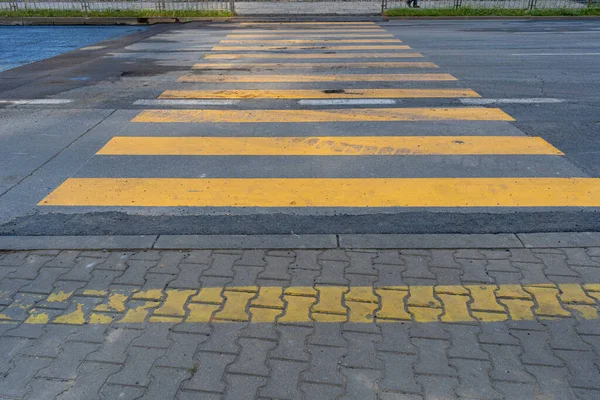 Geçici Yaya Geçidi Sarı Yaya Geçidi Güvenlik Zebra Yolu Yol — Stok fotoğraf