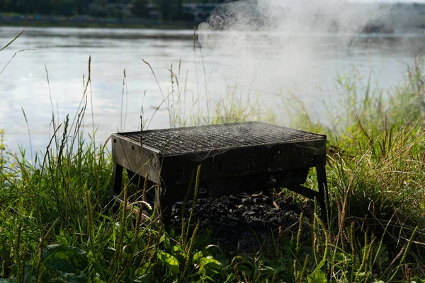Brandblusbbq Outdoor Uitgedoofde Kleine Barbecue Met Water Brandveiligheid Bosbrandpreventie — Stockfoto