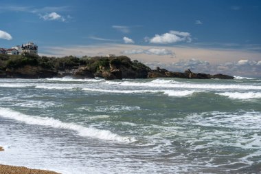 Biarritz, Fransa, 18 Nisan 2024: Biarritz Atlantic Ocean Coast, Beach View, Spring in French Riviera editoryal Image