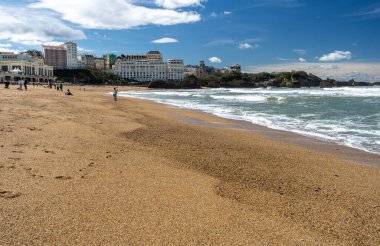 Biarritz, Fransa, 18 Nisan 2024: Biarritz Atlantic Ocean Coast, Beach View, Spring in French Riviera editoryal Image