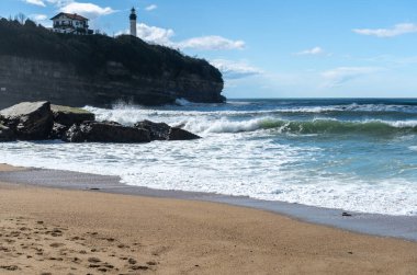 Biarritz, Fransa, 18 Nisan 2024: Biarritz Atlantik Okyanus Kıyısı, Şehir Sahili, Plage De La Chambre D 'Amour View, Fransa' da İlkbahar