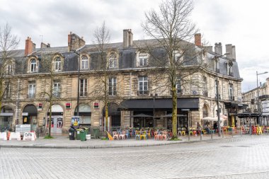 Bordeaux, Fransa, 17 Nisan 2024: Bordeaux tarihi binaları, eski evler, Fransa sokakları, bina, şehir turizmi, Avrupa 'nın eski editör imajı