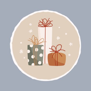 Noel ya da doğum günü pastası hediye kutuları ve kar taneleriyle süslenmiş. Asgari biçim, izole vektör illüstrasyonu