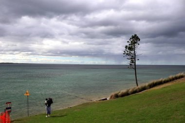 Victoria 'daki Torquay (Avustralya) deniz manzarası).