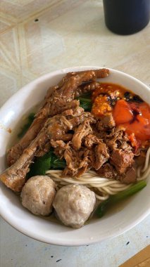 Mie ayam, mi ayam (Endonezce: 