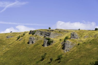 Derbyshire, Peak District 'teki Monsal Dale' den Rolling Limestone Hills