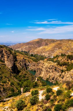 Genil Nehri Kanalların Arkasında Sierra Nevada Foothills, Granada, İspanya