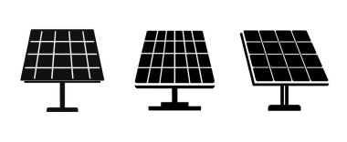 Gelecek İçin Temiz Enerji ve Sürdürülebilirlik Çözümlerini Sembolize eden Üç Güneş Paneli