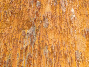 Paslı bir gemi ayakta bir havuz onarımlar sırasında arka plan olarak gövde yüzeyine.