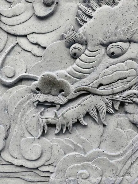 Ejderha mermer oyma duvarı, dekoratif Çin sanat tarzı ev. Düşük çözünürlüklü çimento, Çin usulü çiçek kaplaması..