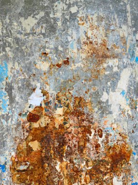 Pas tutmuş gri boyayla paslanmış metal bir levha. Dijital kullanım için ideal arkaplan.