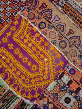 Küçük kristal aynalı kare yamalı renkli yama yorganı