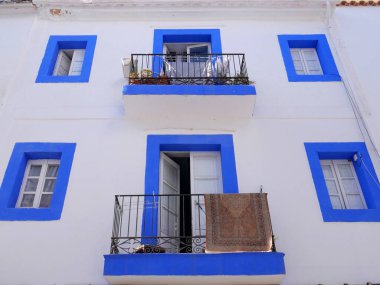 İbiza, İspanya; 5 Ağustos 2021: Tipik eski bir Beyaz Saray.